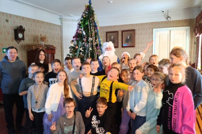 Театрально-музыкальное представление «На новогодние праздники в усадьбу Орехово»