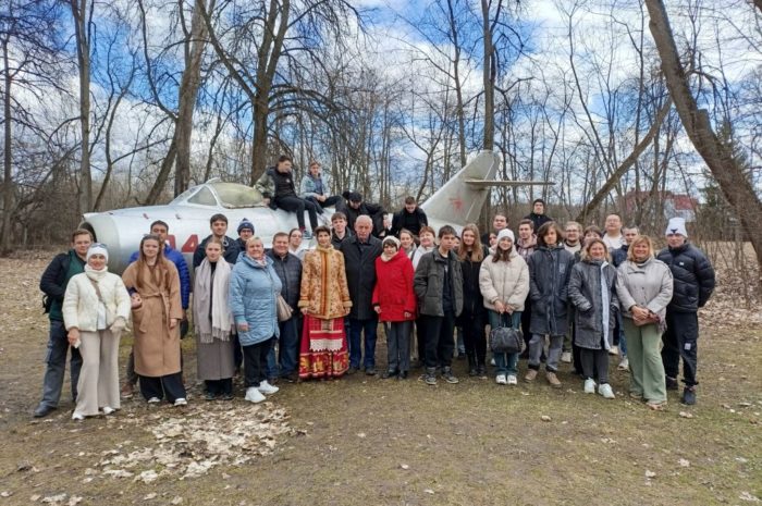 Делегация МГТУ им. Н.Э. Баумана посетила мемориальный Дом-музей усадьбу Н.Е. Жуковского